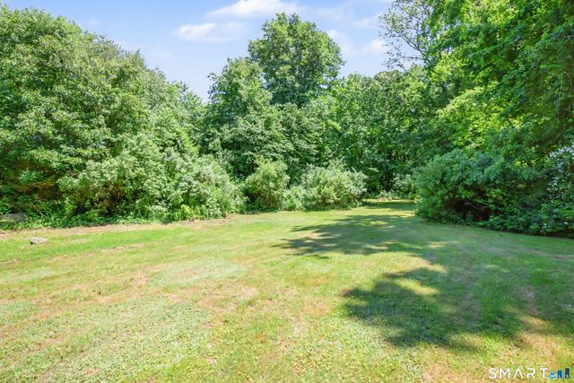 39 Greenbriar Road, Oxford, CT 06478