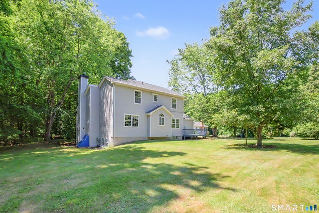 39 Greenbriar Road, Oxford, CT 06478