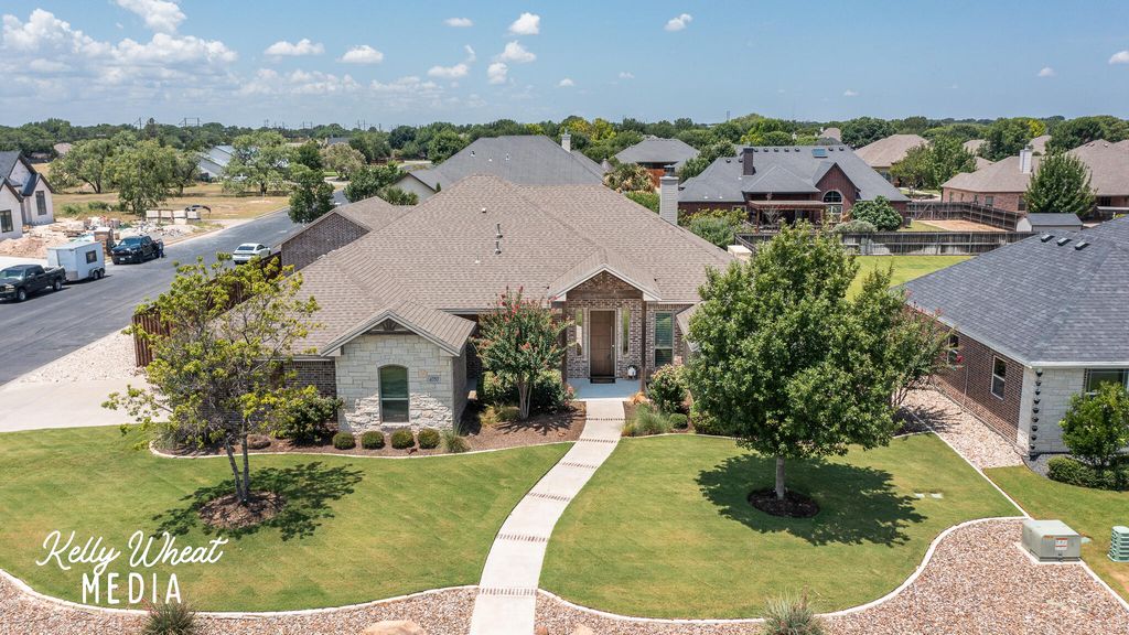 Image 4 of property listing at 4757 Shadow Creek Drive, San Angelo, TX 76904