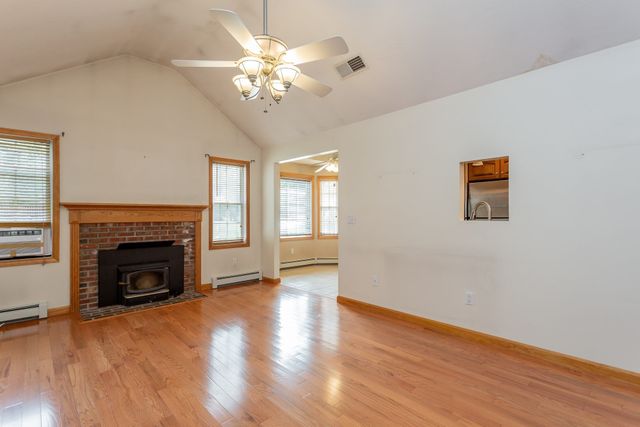 380 Spruce St, Bridgewater, MA 02324