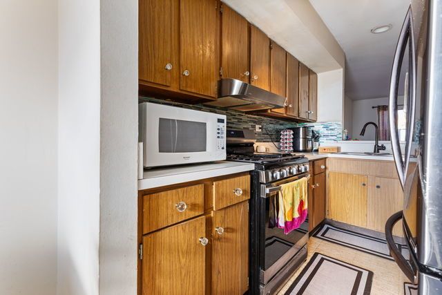 1620 Waxwing Court, Schaumburg, IL 60173