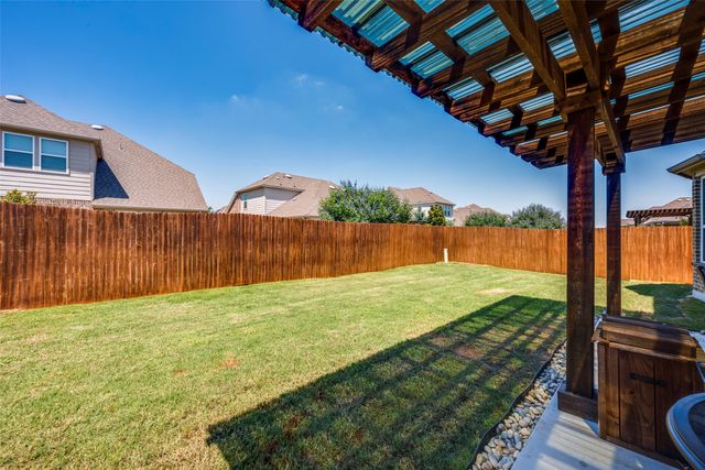 960 Pinnacle Ridge Road, Fort Worth, TX 76052