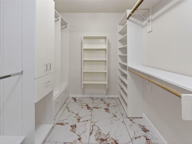 4418 W Thunderwood Circle, Fresno, TX 77545