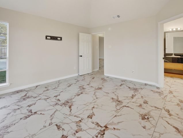 4418 W Thunderwood Circle, Fresno, TX 77545