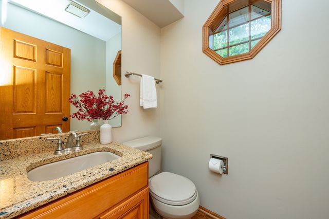 3421 Briar Ridge, West Des Moines, IA 50265