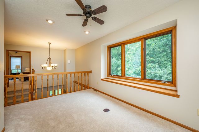 3421 Briar Ridge, West Des Moines, IA 50265