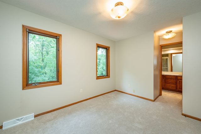 3421 Briar Ridge, West Des Moines, IA 50265
