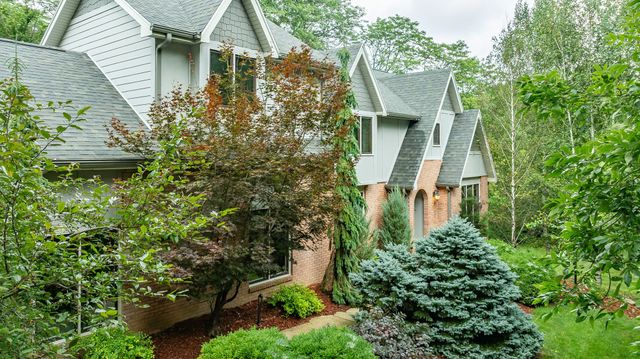 3421 Briar Ridge, West Des Moines, IA 50265