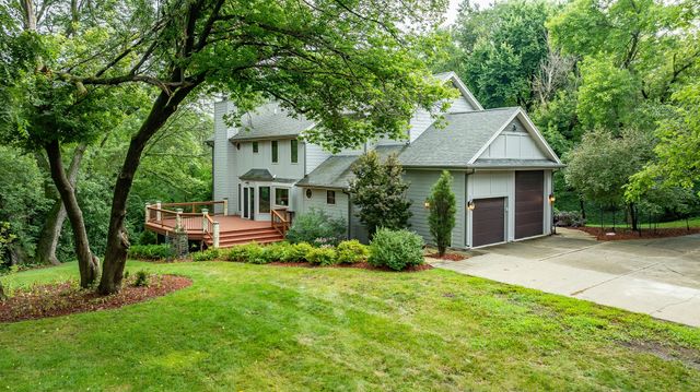 3421 Briar Ridge, West Des Moines, IA 50265