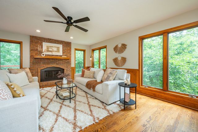 3421 Briar Ridge, West Des Moines, IA 50265