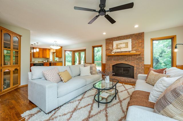 3421 Briar Ridge, West Des Moines, IA 50265