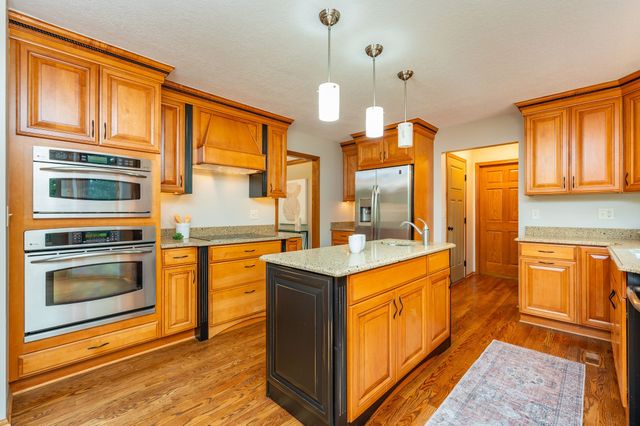 3421 Briar Ridge, West Des Moines, IA 50265