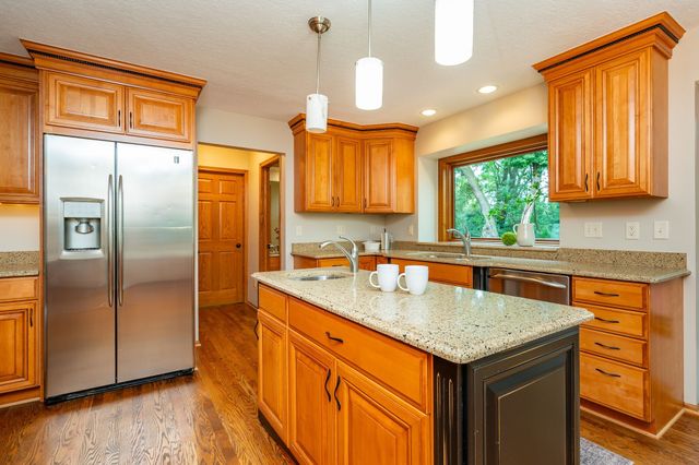 3421 Briar Ridge, West Des Moines, IA 50265