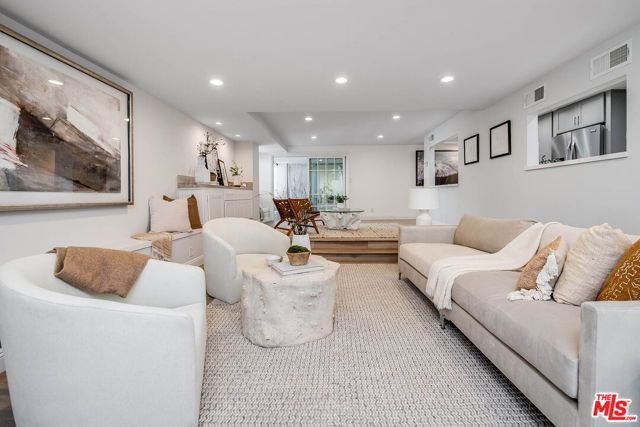 441 N Oakhurst Drive 203, Beverly Hills, CA 90210