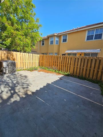 16658 SW 79th Ter 0, Miami, FL 33193