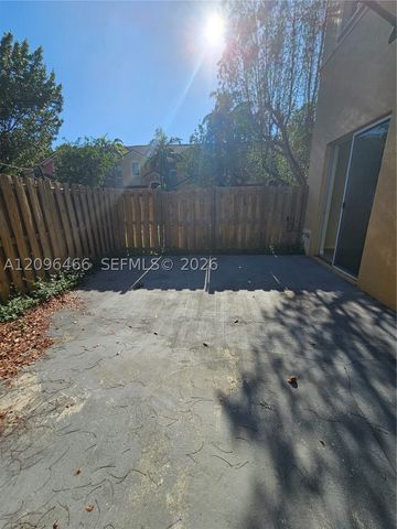 16658 SW 79th Ter 0, Miami, FL 33193