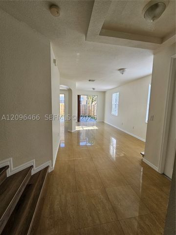 16658 SW 79th Ter 0, Miami, FL 33193