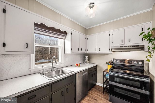 583 MANATAWNY ST, Pottstown, PA 19464