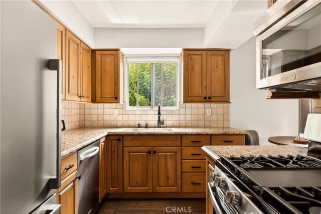 4230 Whitsett Avenue 6, Studio City, CA 91604
