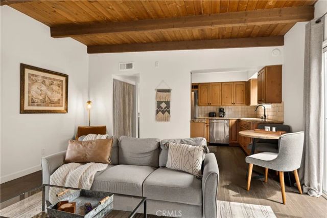 4230 Whitsett Avenue 6, Studio City, CA 91604