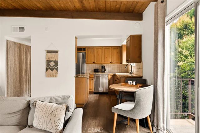 4230 Whitsett Avenue 6, Studio City, CA 91604