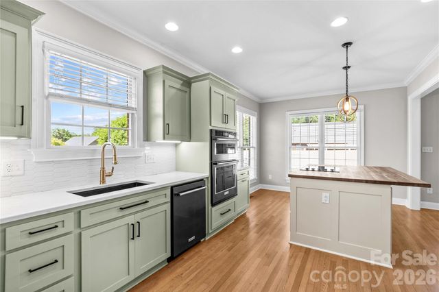 185 Upper Oak Drive, Statesville, NC 28625