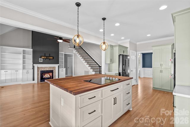 185 Upper Oak Drive, Statesville, NC 28625