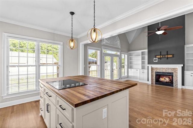 185 Upper Oak Drive, Statesville, NC 28625