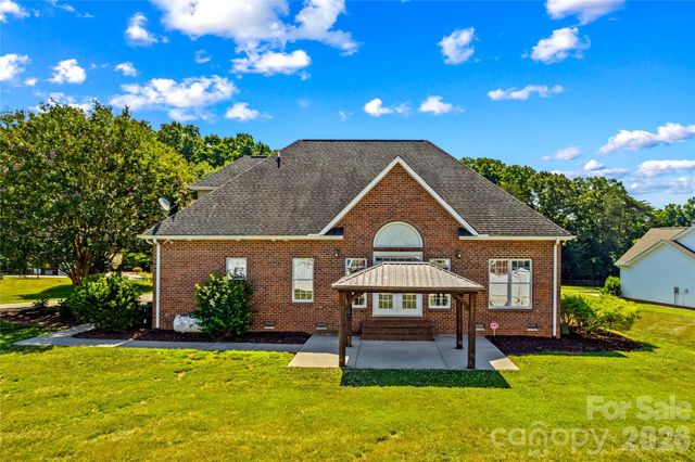 185 Upper Oak Drive, Statesville, NC 28625