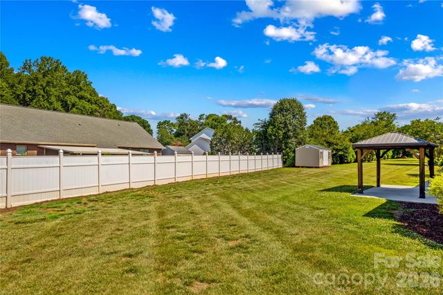 185 Upper Oak Drive, Statesville, NC 28625