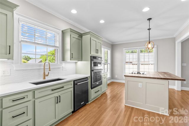 185 Upper Oak Drive, Statesville, NC 28625
