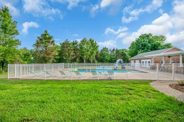 202 North Clydeton Road, Waverly, TN 37185