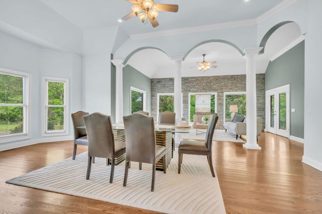 202 North Clydeton Road, Waverly, TN 37185
