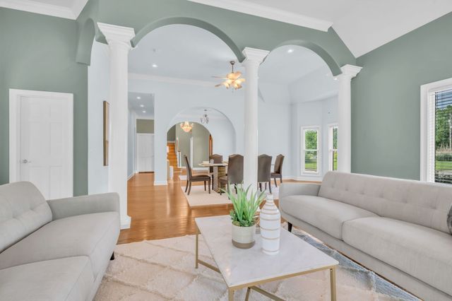 202 North Clydeton Road, Waverly, TN 37185