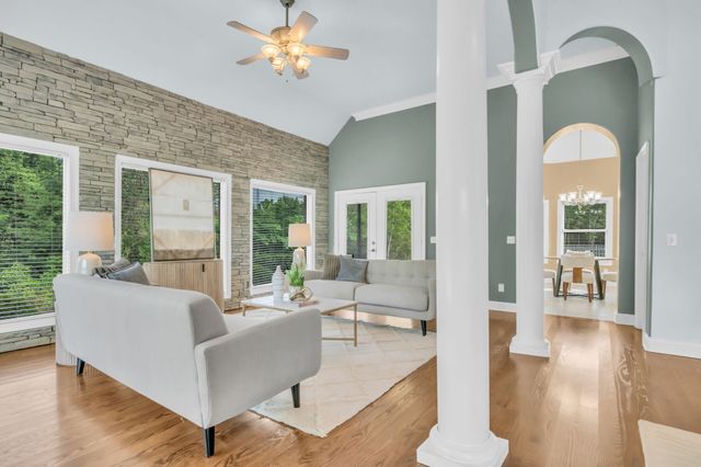 202 North Clydeton Road, Waverly, TN 37185