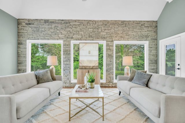 202 North Clydeton Road, Waverly, TN 37185