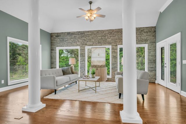 202 North Clydeton Road, Waverly, TN 37185