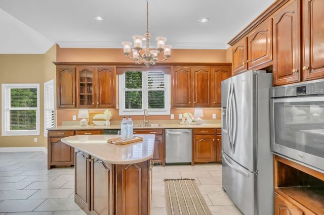 202 North Clydeton Road, Waverly, TN 37185