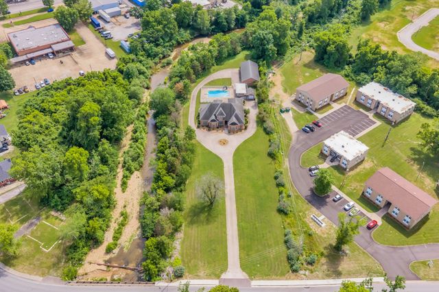 202 North Clydeton Road, Waverly, TN 37185