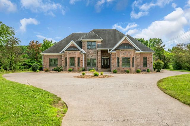 202 North Clydeton Road, Waverly, TN 37185