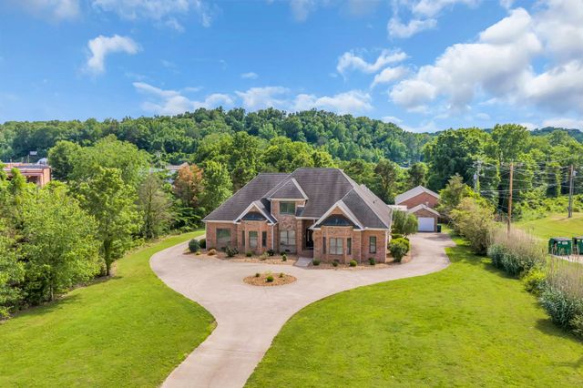 202 North Clydeton Road, Waverly, TN 37185