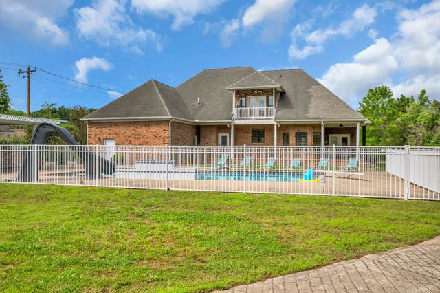 202 North Clydeton Road, Waverly, TN 37185