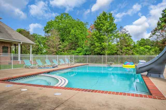 202 North Clydeton Road, Waverly, TN 37185