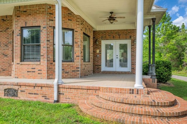 202 North Clydeton Road, Waverly, TN 37185