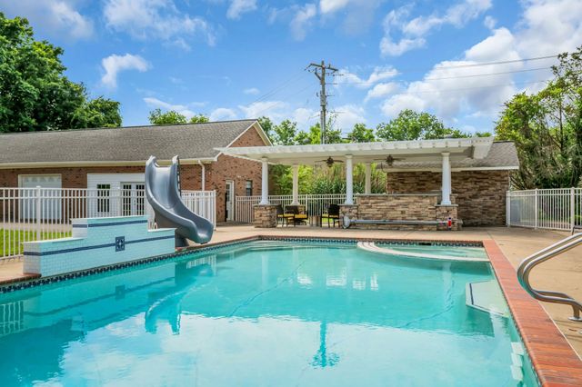 202 North Clydeton Road, Waverly, TN 37185
