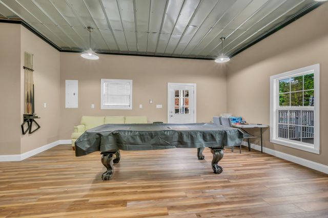 202 North Clydeton Road, Waverly, TN 37185