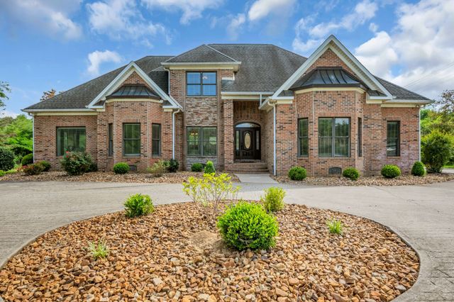 202 North Clydeton Road, Waverly, TN 37185