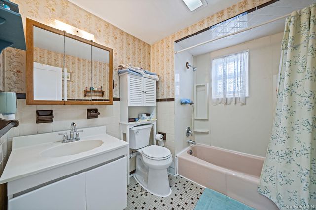 10710 111th Street, Richmond Hill, NY 11419