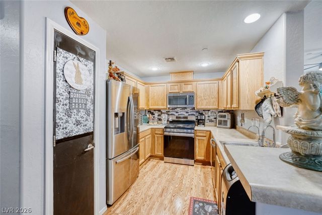 6675 Caporetto Lane 104, North Las Vegas, NV 89084