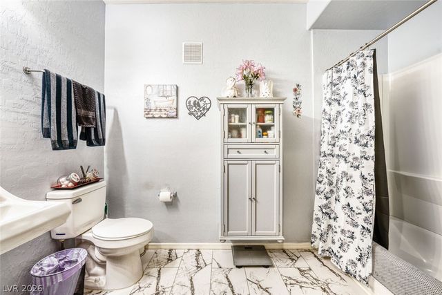 6675 Caporetto Lane 104, North Las Vegas, NV 89084